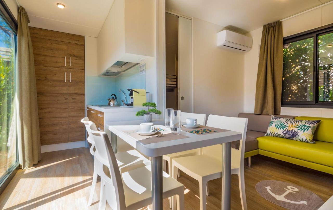 Concept Village Piccola Gardiola San Felice del Benaco Exterior foto